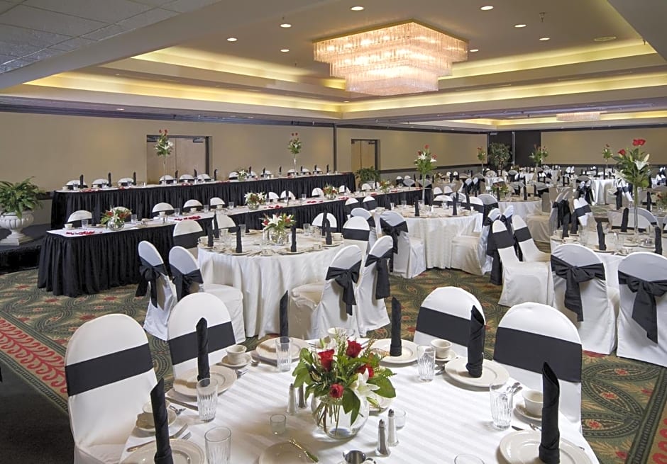 Crowne Plaza Indianapolis-Airport