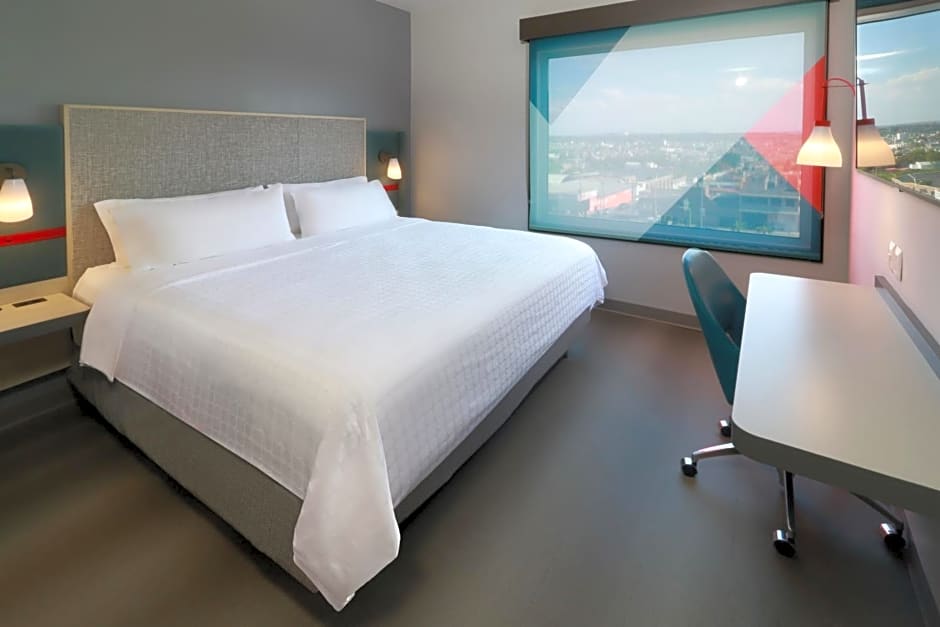 avid hotels Tijuana Otay