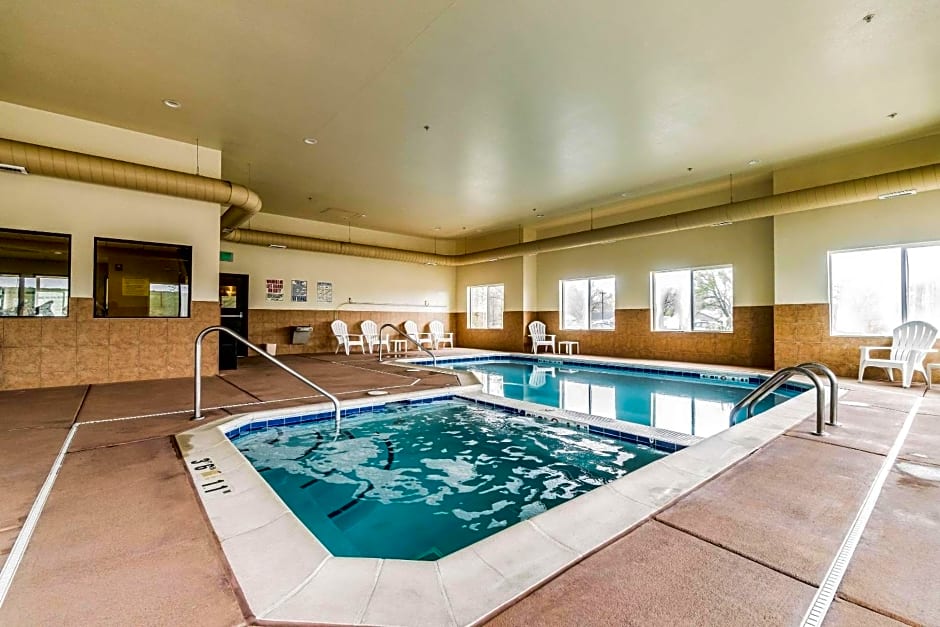 Comfort Inn & Suites