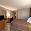Super 8 by Wyndham Green Bay Near Stadium