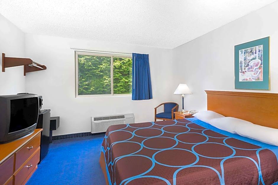 Super 8 by Wyndham Kingston