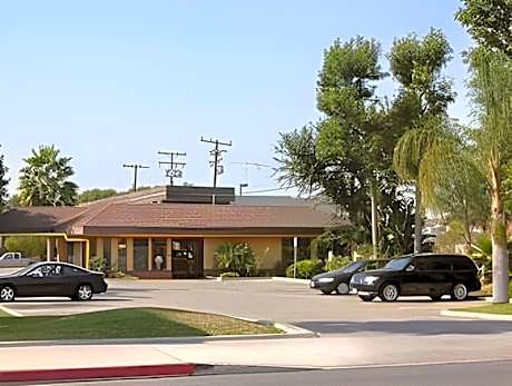 Costa Mesa Inn - Newport Beach Area