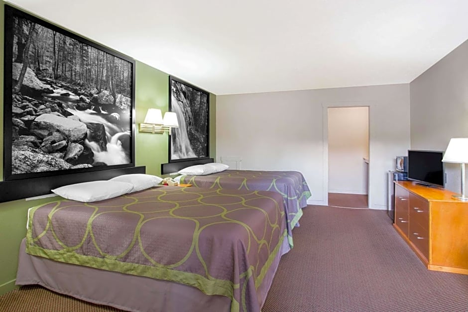 Super 8 by Wyndham Christiansburg