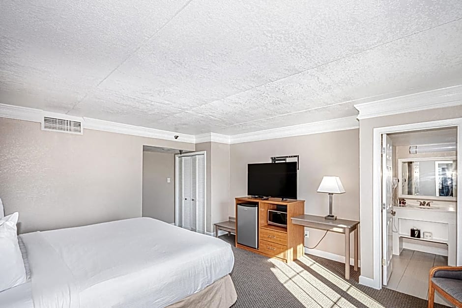 Casa Bella Inn & Suites