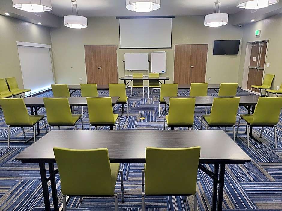 Holiday Inn Express & Suites - Canon City, an IHG Hotel