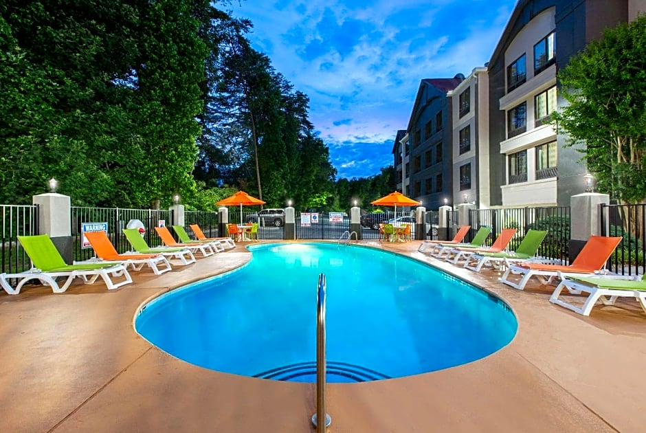 Super 8 by Wyndham Pigeon Forge Dollywood Lane