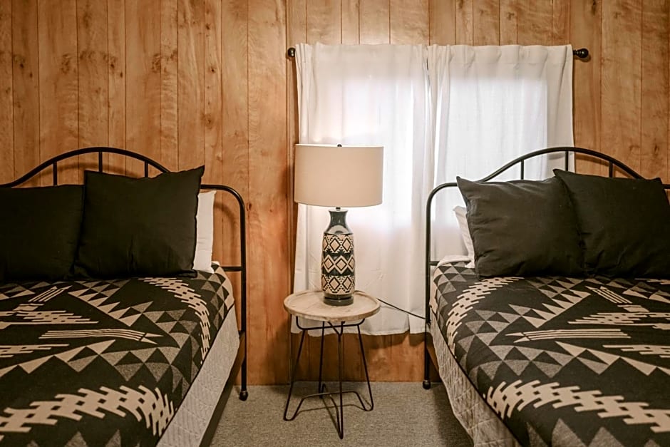 Oak Knoll Lodge