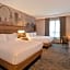 DoubleTree by Hilton St. Louis-Airport
