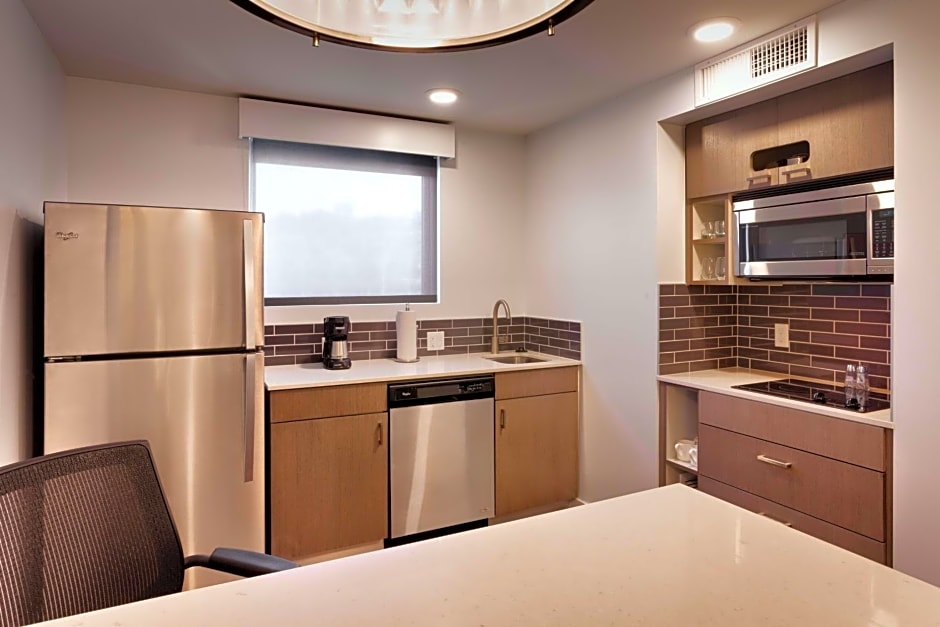 Hyatt House Portland / Downtown