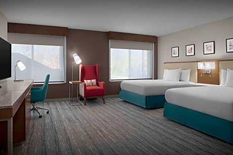 Queen Room with Two Queen Beds and Accessible Tub - Mobility Access