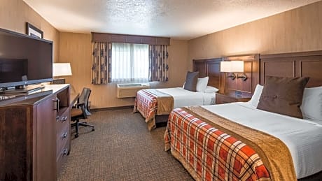 Queen Room with Two Queen Beds - Pet Friendly