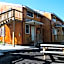 King Hendrick Motel and Suites