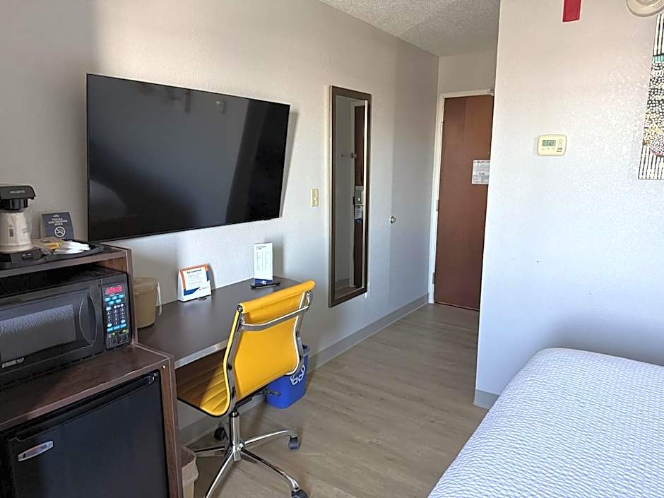 Microtel Inn & Suites - Triadelphia