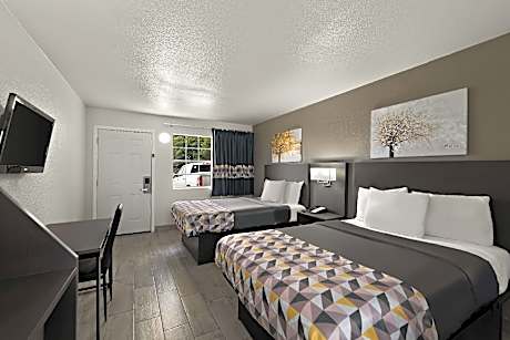 2 Double Beds
