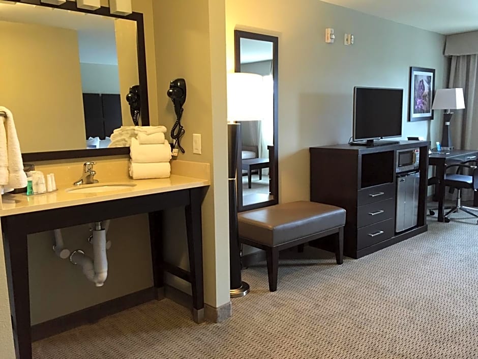 Baymont by Wyndham College Station