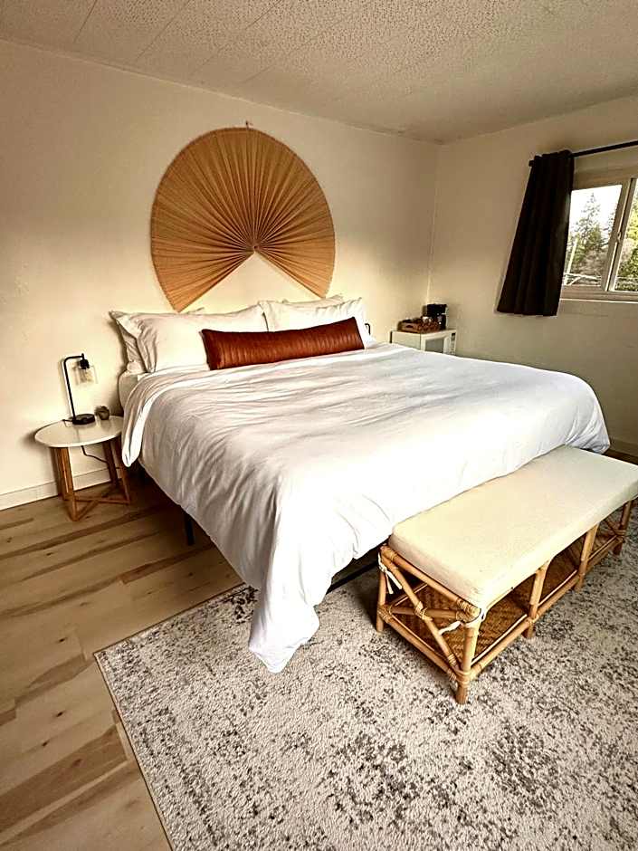 Alpine Lodge