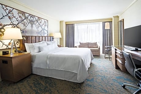 Premium King Room
