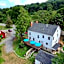 Craftsman Hideaway at the 1841 Farmhouse