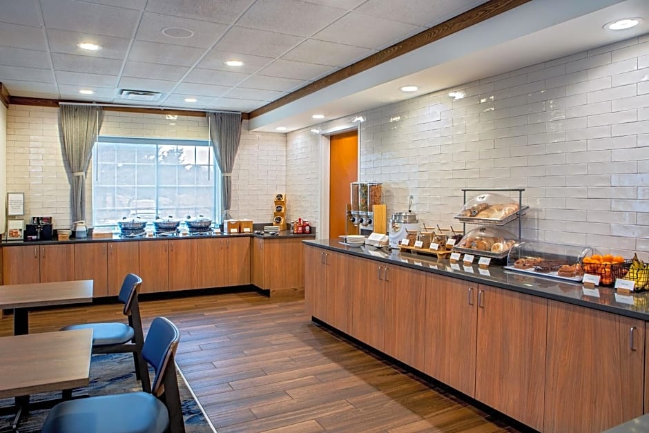 Fairfield Inn & Suites by Marriott Saratoga Malta