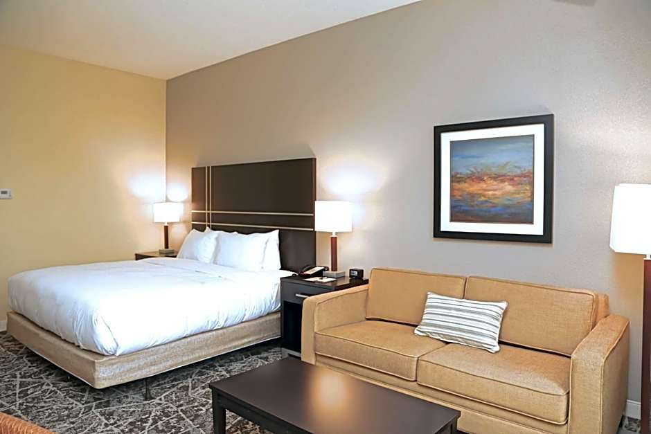DoubleTree by Hilton Rockland, MA