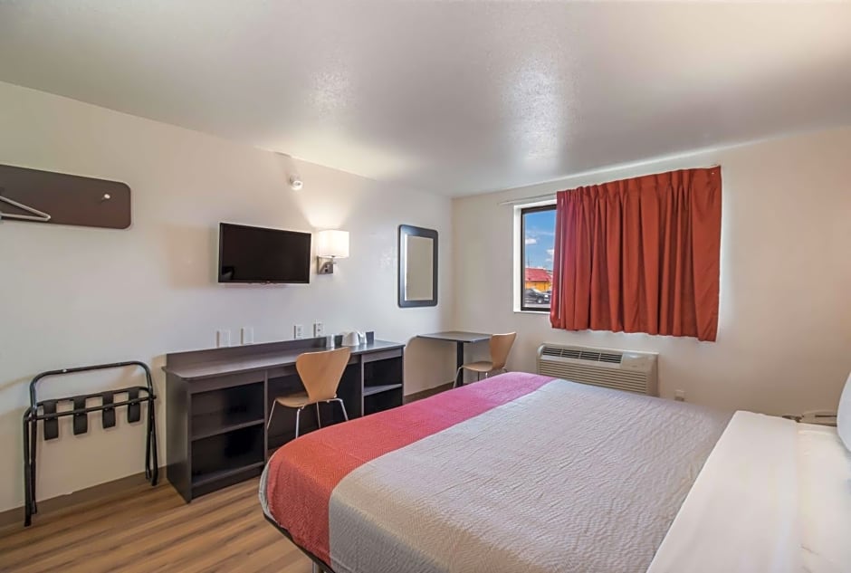 Motel 6-Fargo, ND - West Acres - North Fargo