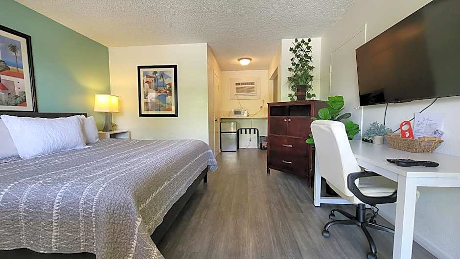 Sunny Palms Inn