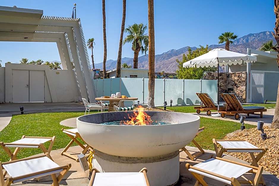 Monkey Tree Hotel by AvantStay Stylish Hotel in Palm Springs w Pool
