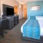 Gateway Hotel & Suites, an Ascend Hotel Collection Member