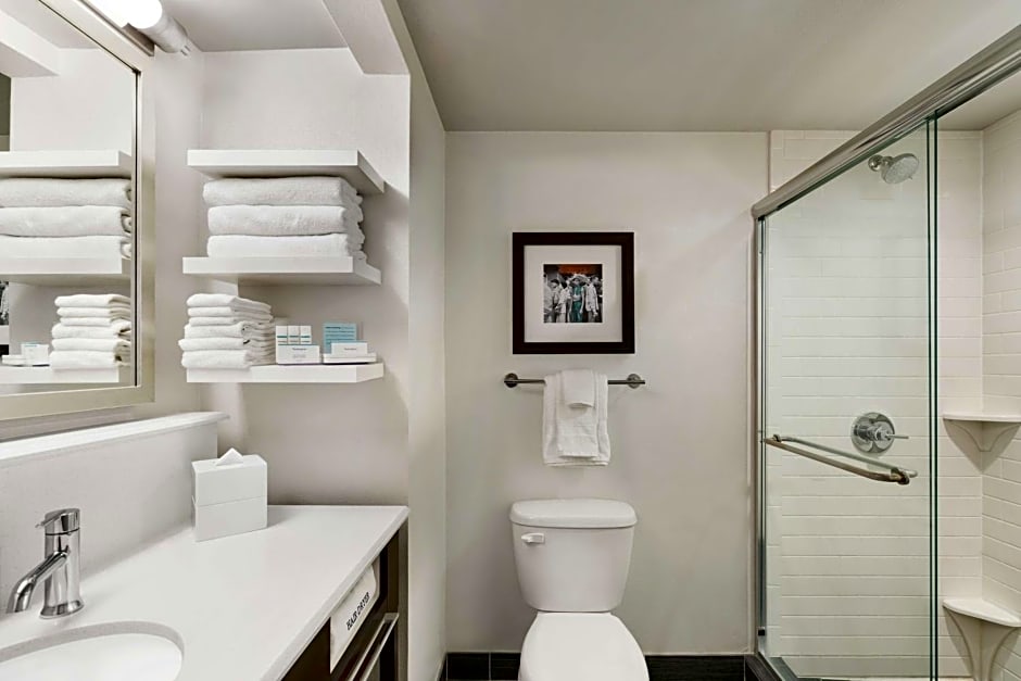 Hampton Inn By Hilton New Orleans-St. Charles Ave./Garden District