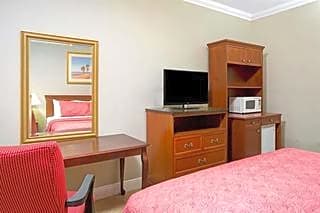 SUN AND SURF INN