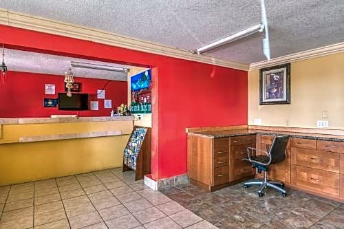 Budget Inn and Suites