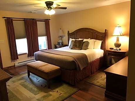 King Suite with Fireplace