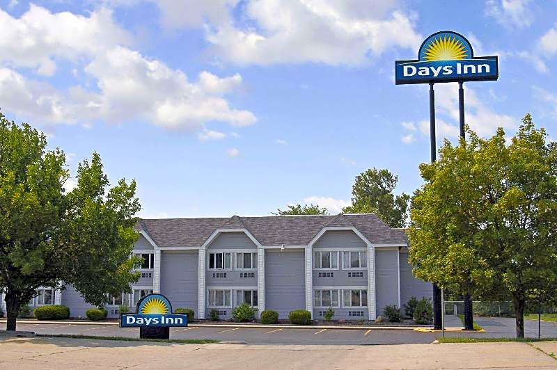 BridgePointe Inn & Suites