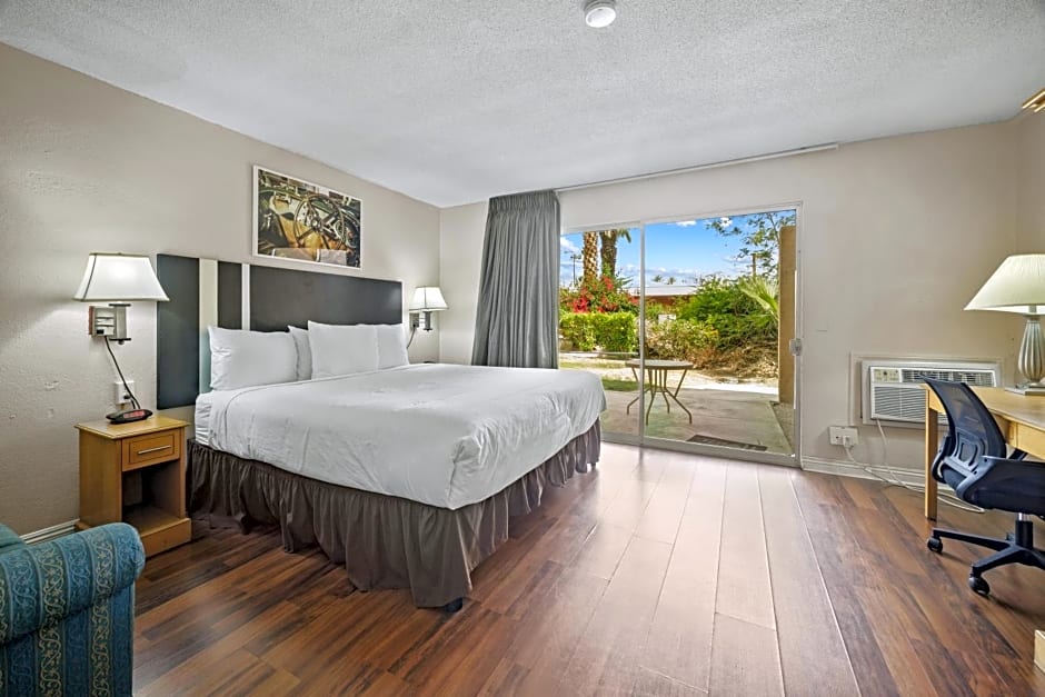 Sol Springs Inn