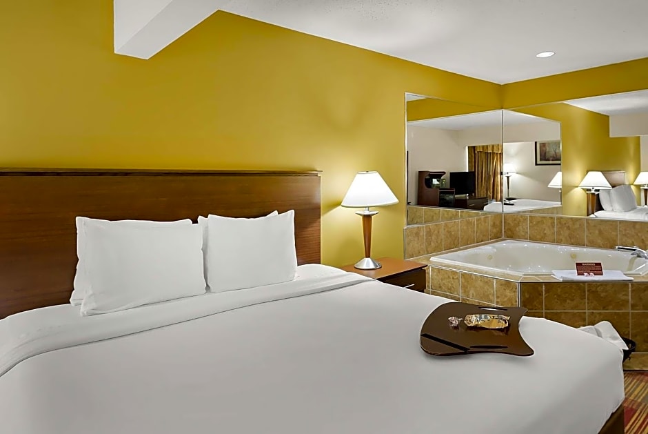 Best Western Lakewood Inn