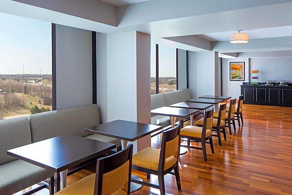 Sheraton West Des Moines Hotel