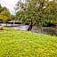 Lloyd's On The River Country Inn By OYO