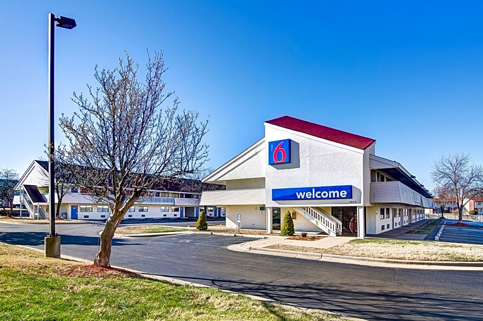 Motel 6-Springfield, MO - North