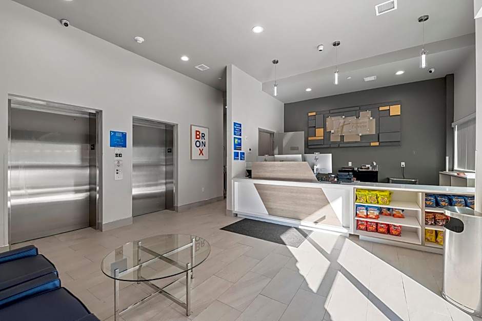 Holiday Inn Express And Suites Bronx NYC