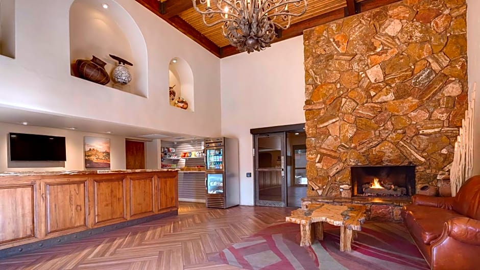 Best Western Plus Arroyo Roble Hotel & Creekside Villas