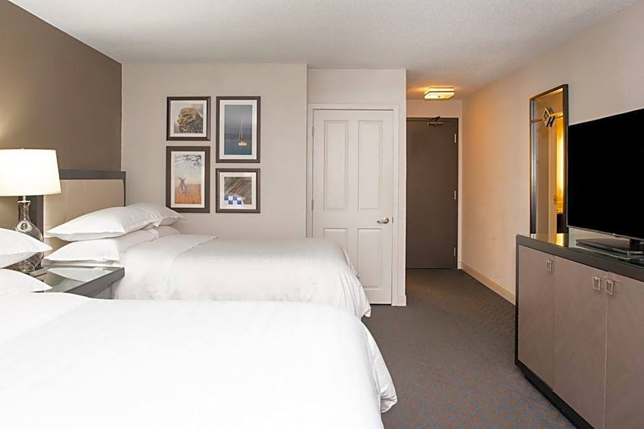 Sheraton Minneapolis West Hotel
