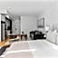Luxe Studio w Juliet Balcony in Upper East