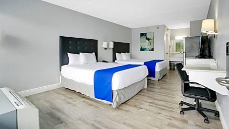 Deluxe Business Queen Room with Two Queen Beds - Non-Smoking