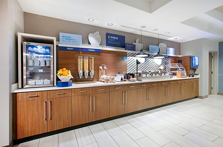 Holiday Inn Express Hotel & Suites Pell City