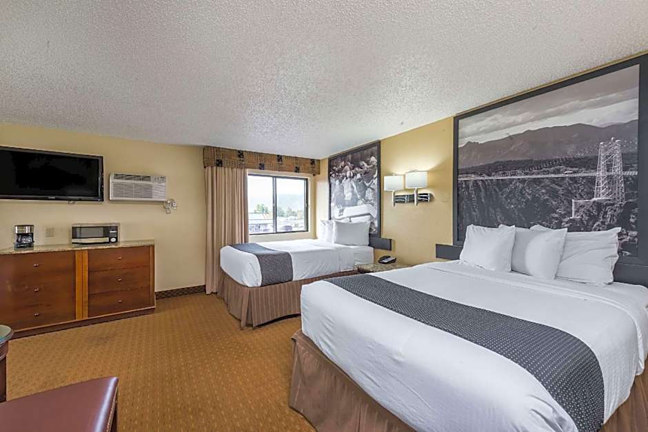 Super 8 by Wyndham Canon City