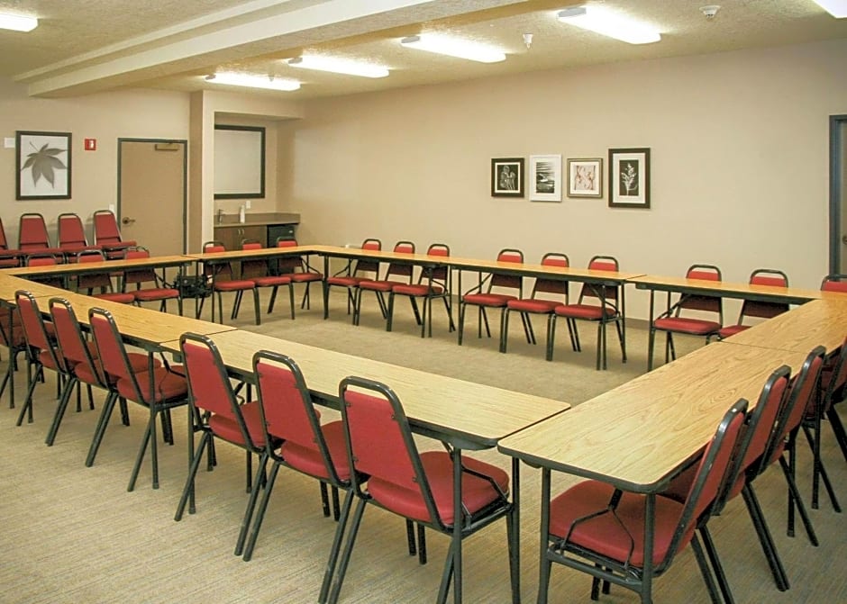Country Inn & Suites by Radisson, Prineville, OR