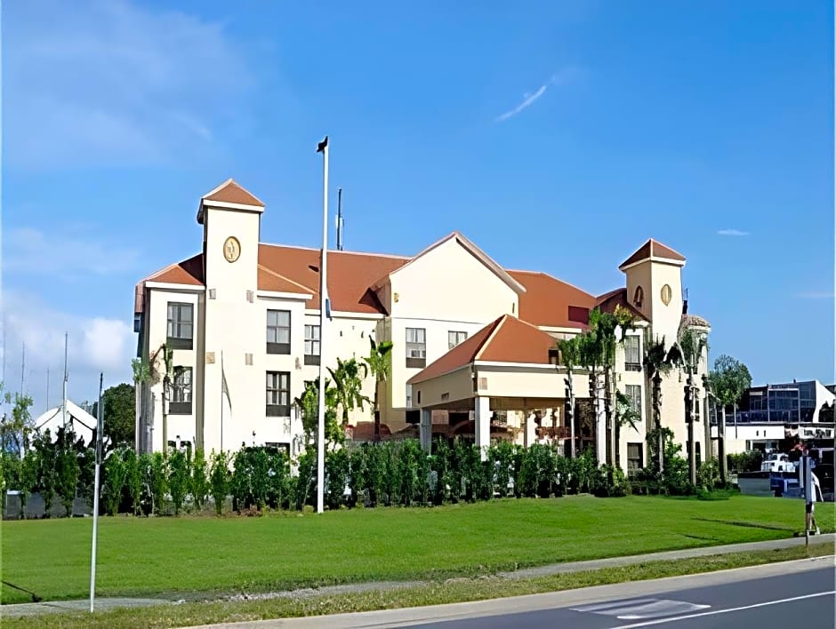 Holiday Inn Express Hotel & Suites Clearwater North/Dunedin