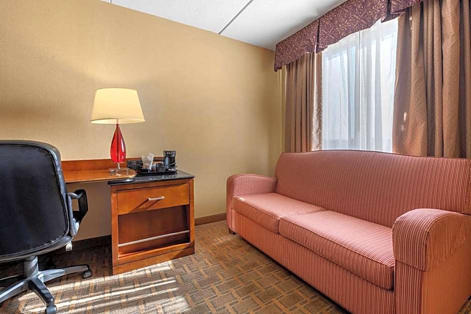 Clarion Hotel Conference Center on Lake Erie