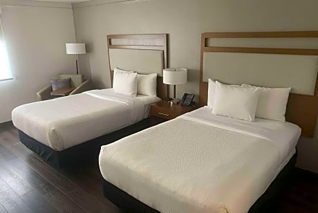 Deluxe Room with Two Double Beds - Non-Smoking