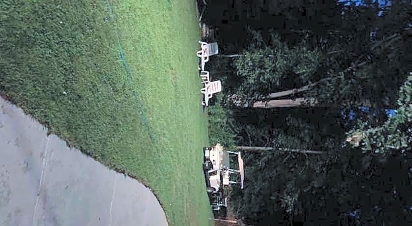 Yankee Trail Motel